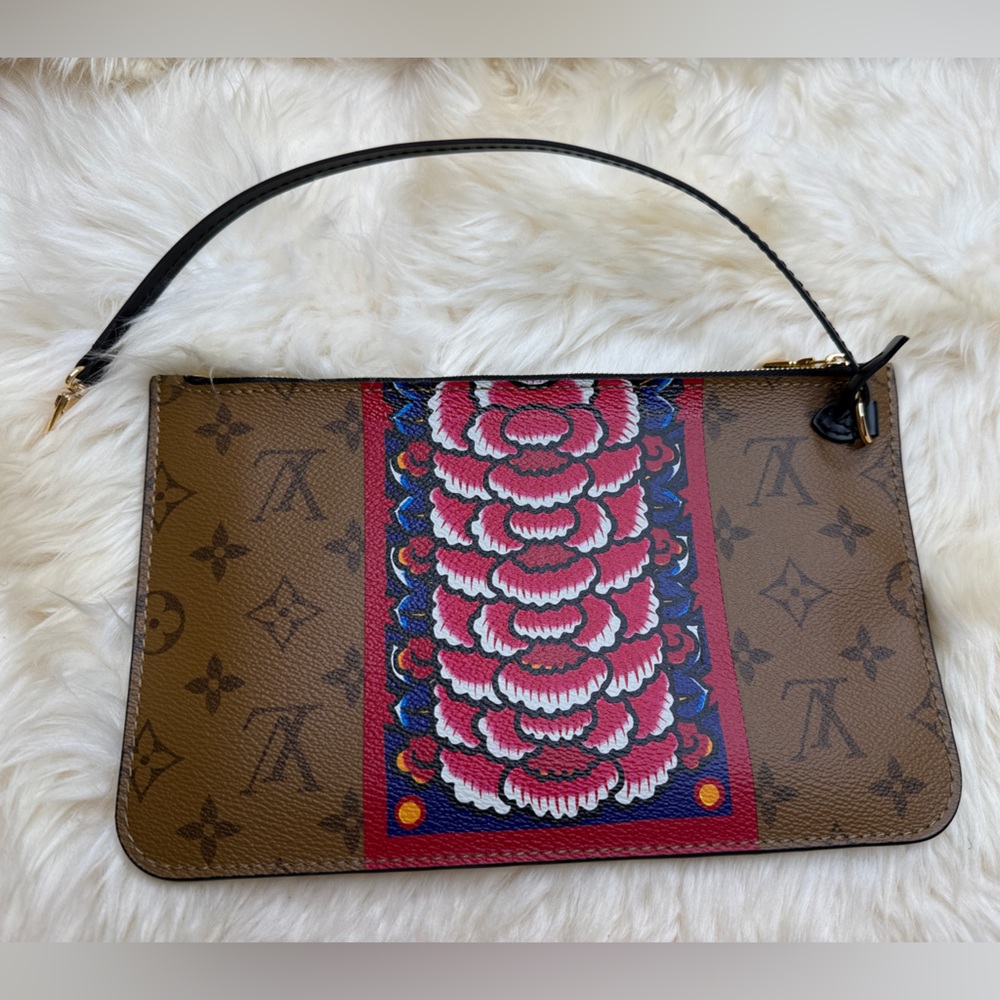 Louis Vuitton Limited Edition Kabuki Neverfull MM Pochette